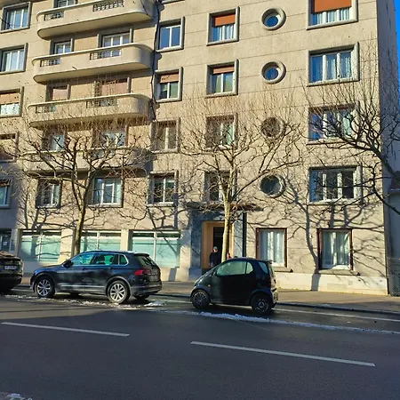 2 Pieces A Becon Les Bruyeres * Courbevoie